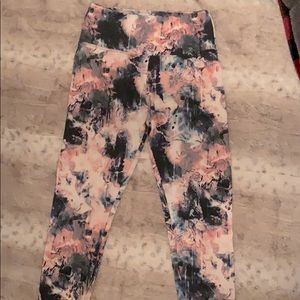 Athletic leggings